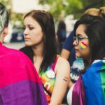 Apoyo y amor incondicional: Guía de crianza para adolescentes LGBTQ+